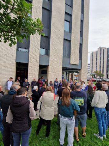Bloques en lucha en Peñacastillo; las vecinas organizadas defienden sus hogares