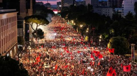 Albania, convirtamos el «fin de la historia» en un esperanzador futuro Albania, convirtamos el «fin de la historia» en un esperanzador futuro