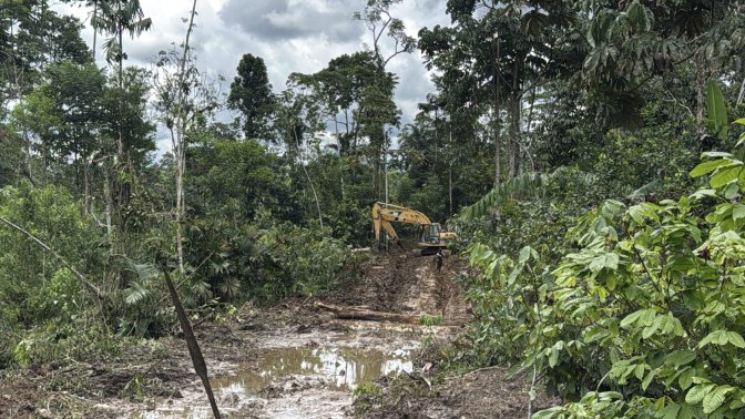 La compañía está abriendo caminos en medio de la comunidad. Foto: Cortesía Viviana Calapucha