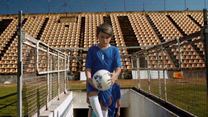 TV-UNAM-EL-MUNDO-TRAS-UN-BALO╠uN-Futuros-campeones.-El-precio-de-la-gloria-scaled.jpg