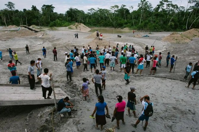 Desalojo-dragas-wampis-rio-santiago-Amazon-Watch.jpg
