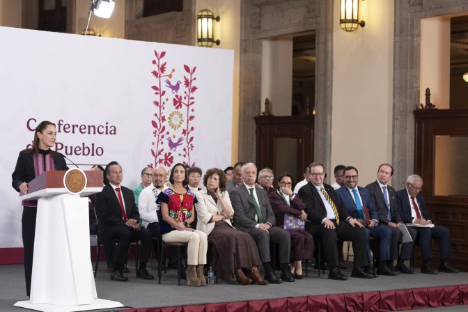 Presidenta presenta Comité de Científicos y Especialistas que analizarán la explotación de gas natural no convencional