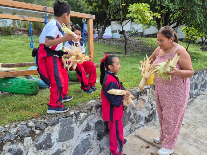 Escuela Alpuyeca - Morelos - México - Basurero